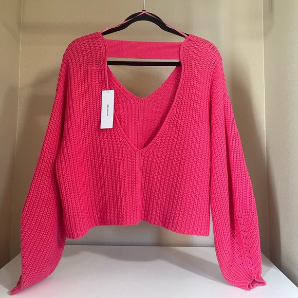 Urban Outfitters Avery Double V-Neck Sweater in Pink, size xs. NWT - Picture 2 of 7